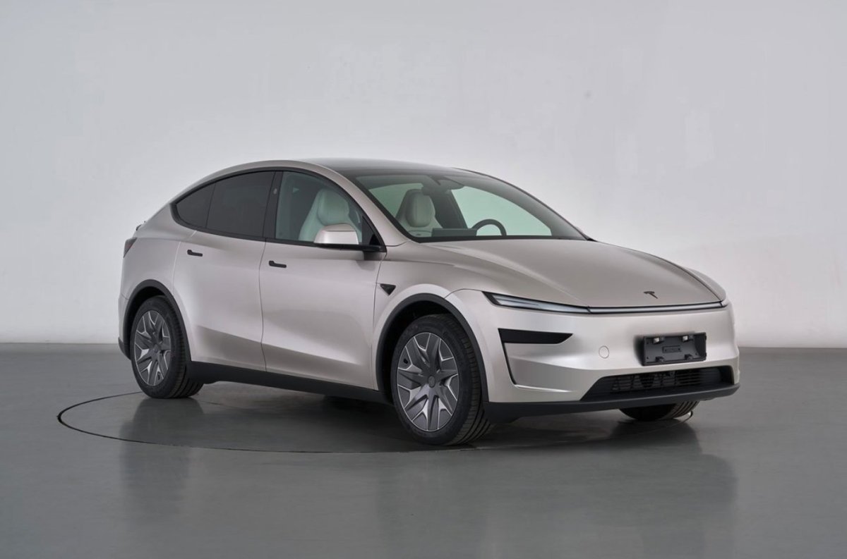 테슬라 모델Y L 프리미엄 AWD 전측면 디자인